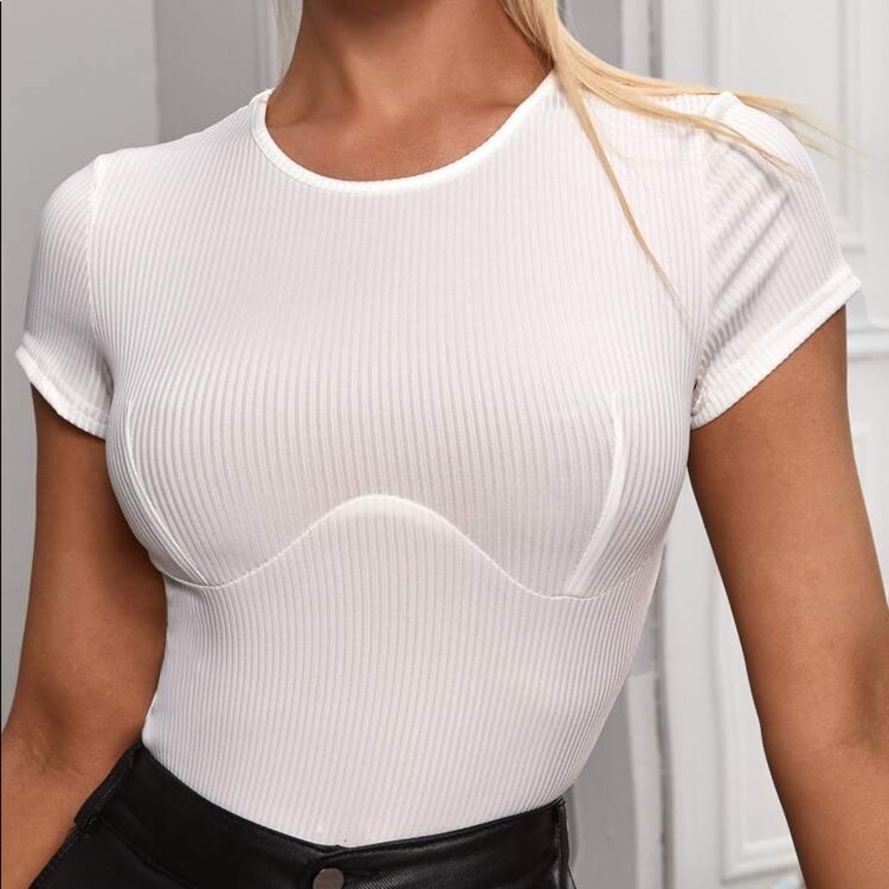 NWOT Form-Fitting Ribbed Darted Bust Tee (sz 8/10)